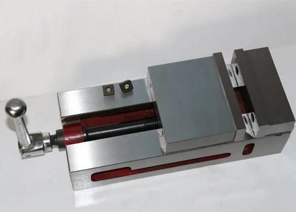 Тиски TRIOD QM16160N