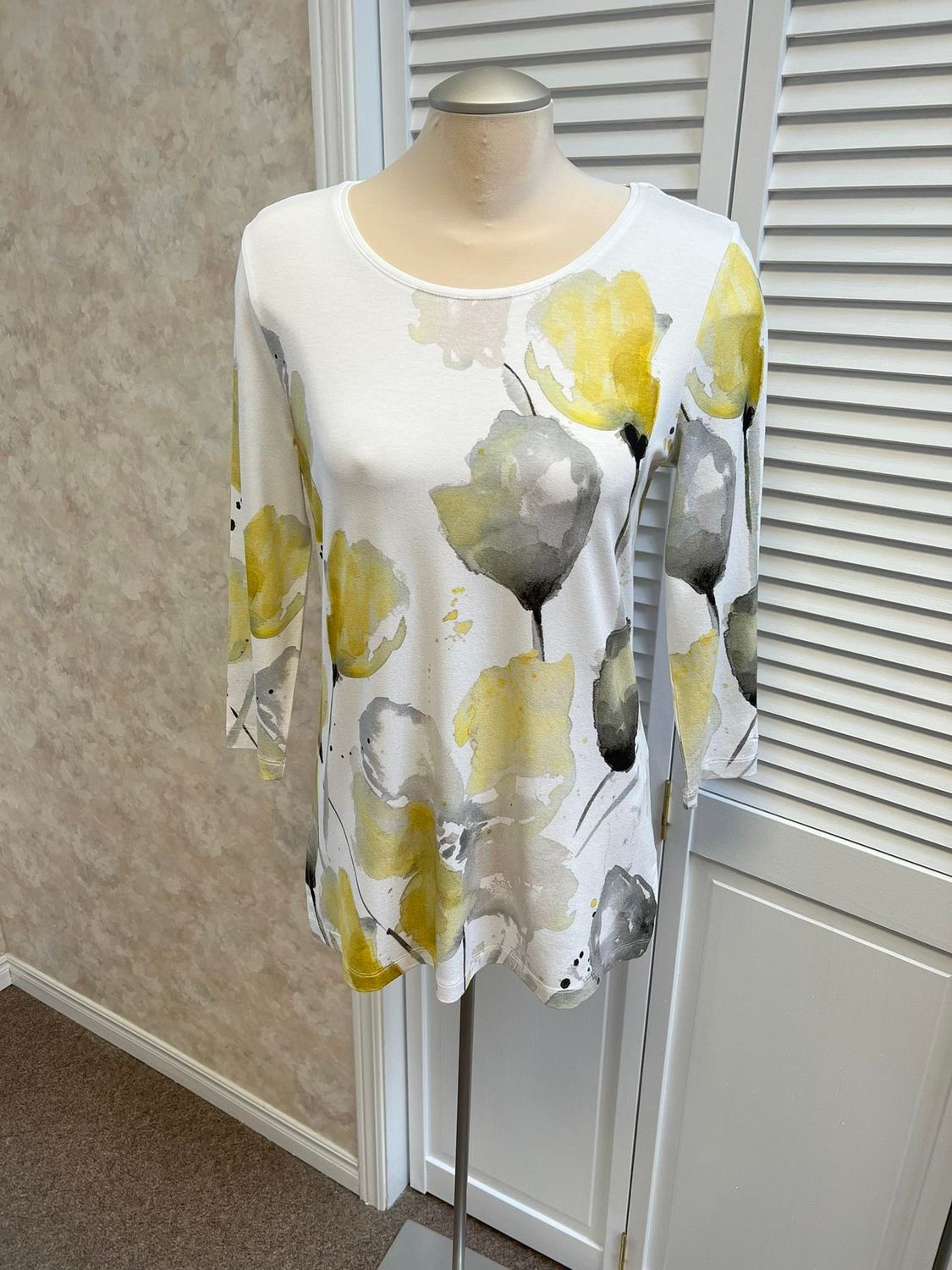3/4 sleeve t-shirt with yellow and grey flowers