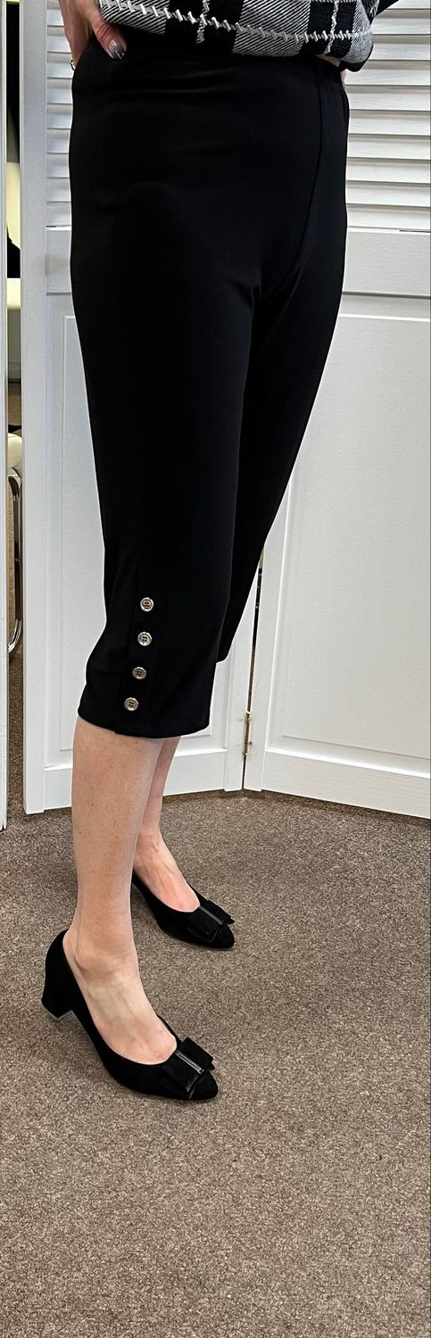 black capri