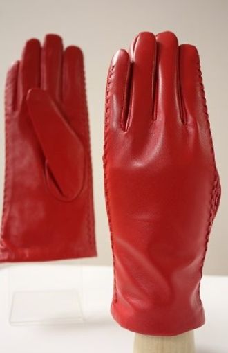Genuine leather gloves with stitch detail