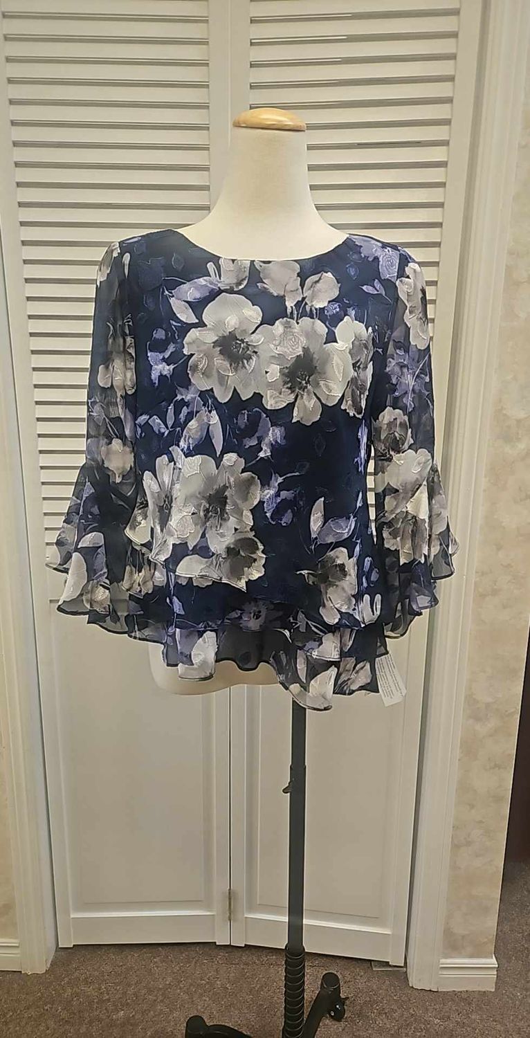 Plus triple tier bell sleeve, Color: Navy/ multi, Size: 1x