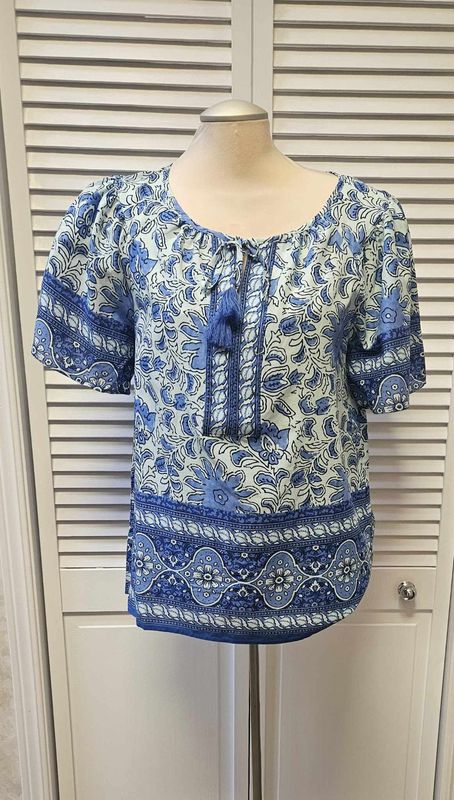 Short sleeve peasant top