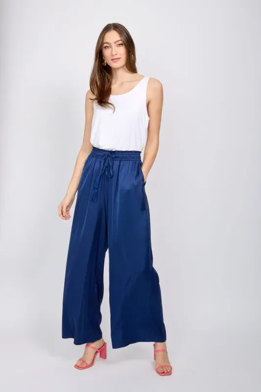 Wide- leg flowy pant 