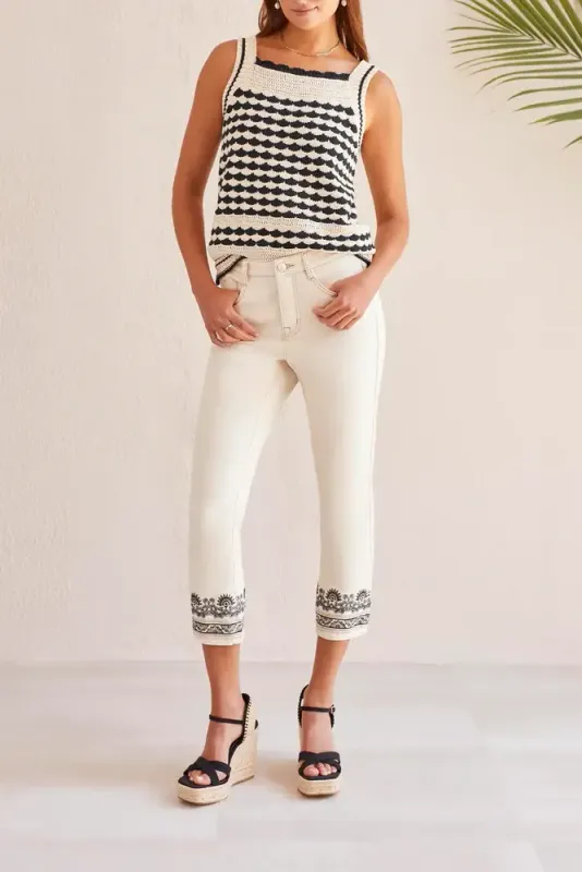 Crop pant w/ embroidered hem