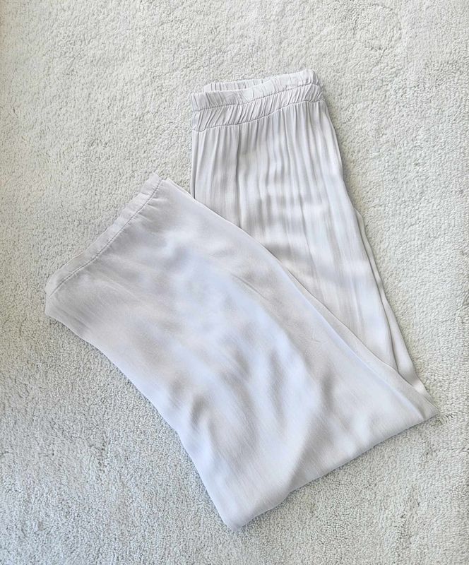 Silk like flowy pant