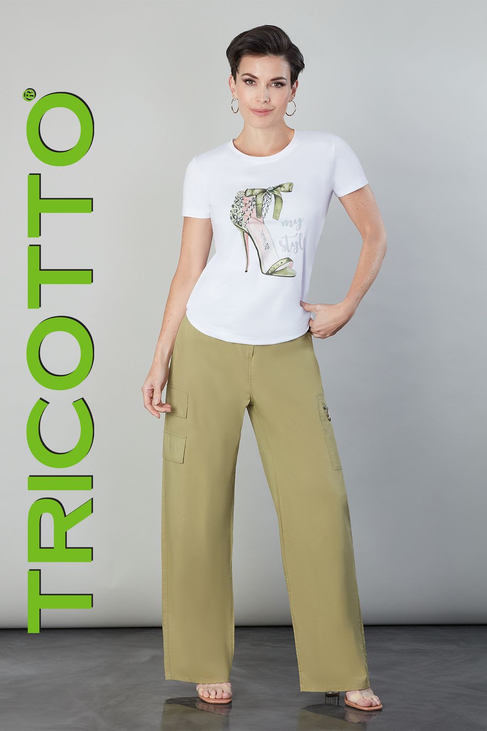 Embellished fashion heel t-shirt , Color: Green mix, Size: M