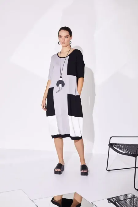 Colour-block tulip hem dress