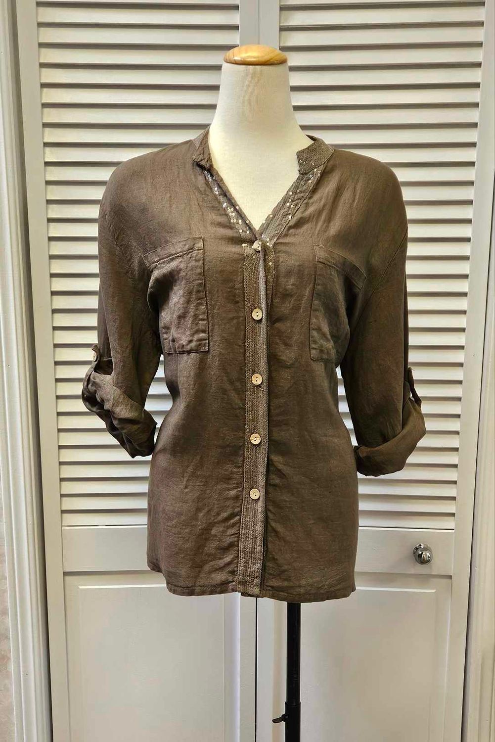 Button-up blouse W/ crotchet back detail, Color: Birch, Size: M