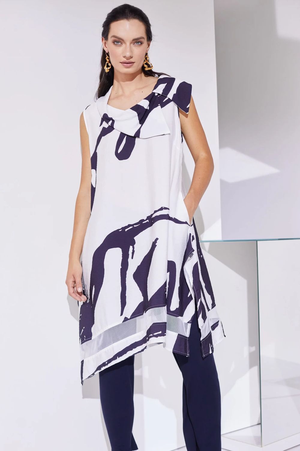 Cutaway collard dress w/ pockets, Color: White/ Navy, Size: 1