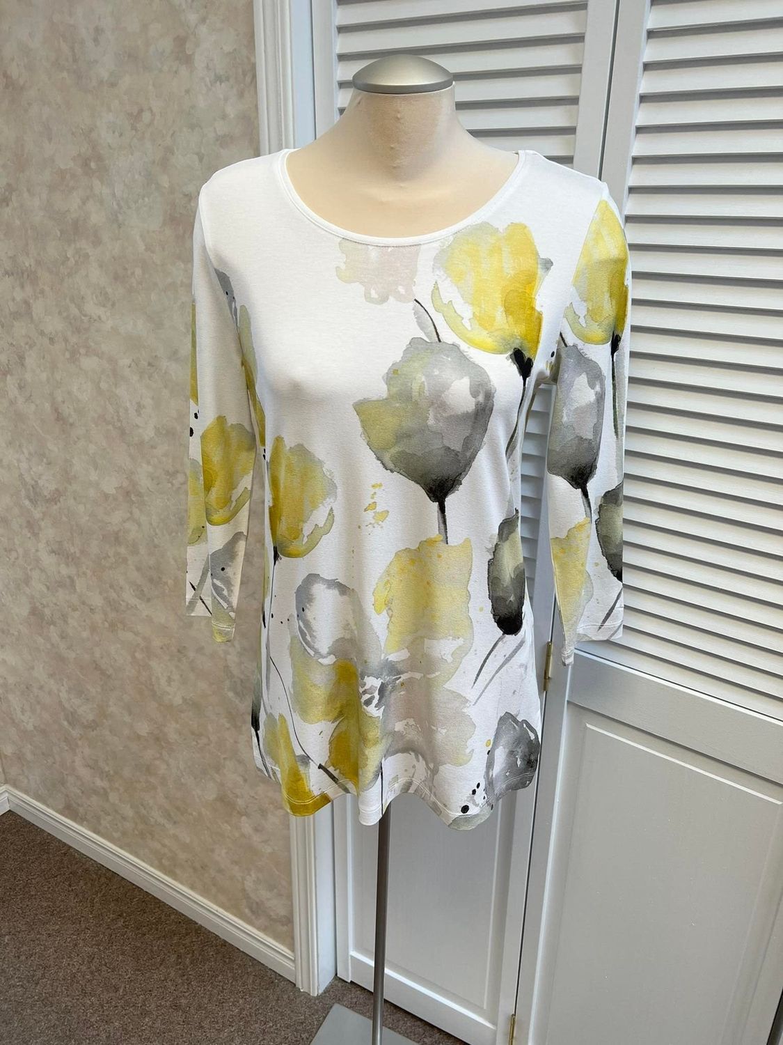 3/4 sleeve t-shirt with yellow and grey flowers