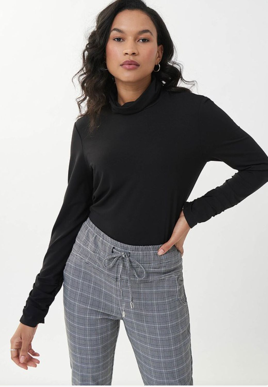 Black jersey turtle neck
