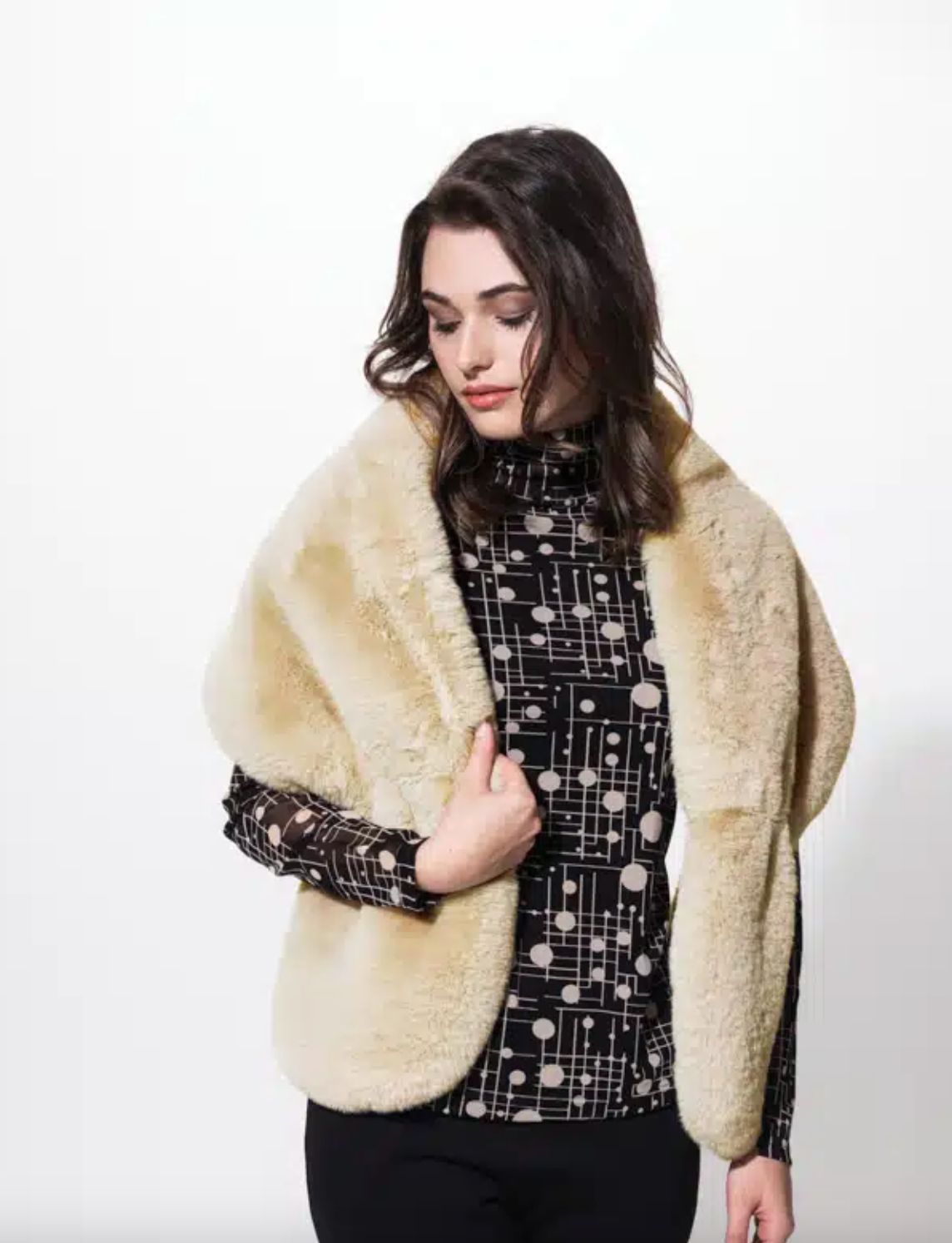 Beige faux fur shawl