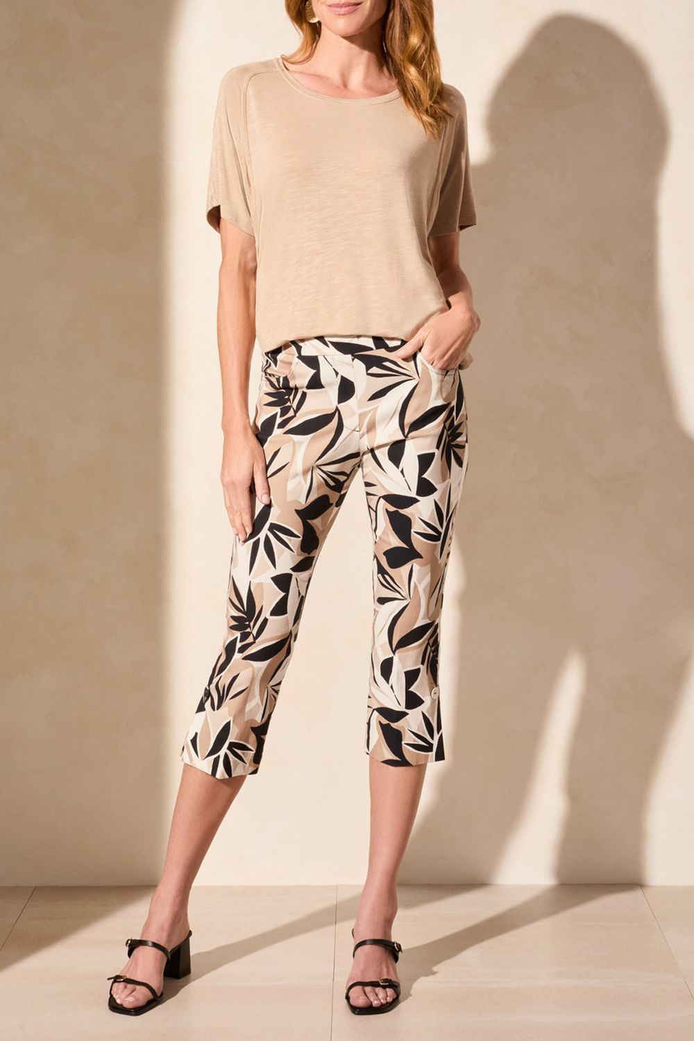 Button Vent Print Capri