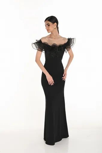 Ruffle Off-Shoulder Fitted Gown 