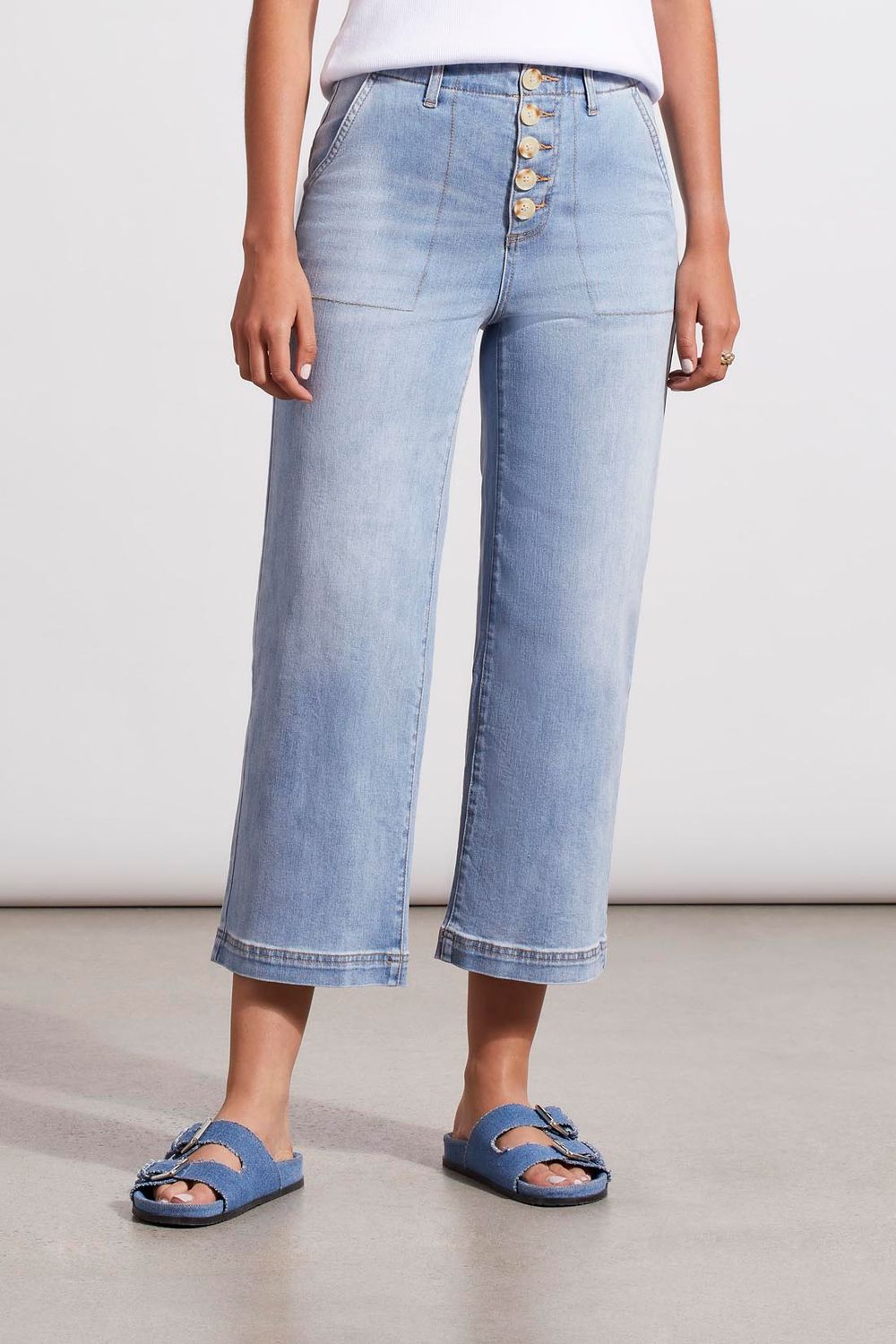 Wide leg button fly crop jean, Color: Beach wash, Size: 4