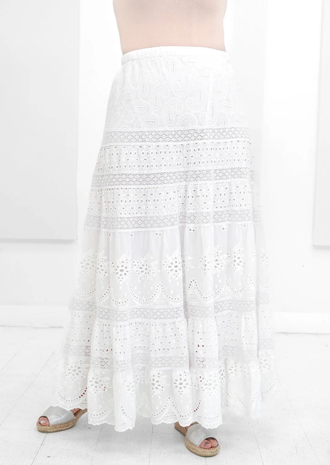 Tiered eyelet maxi skirt , Color: White, Size: M