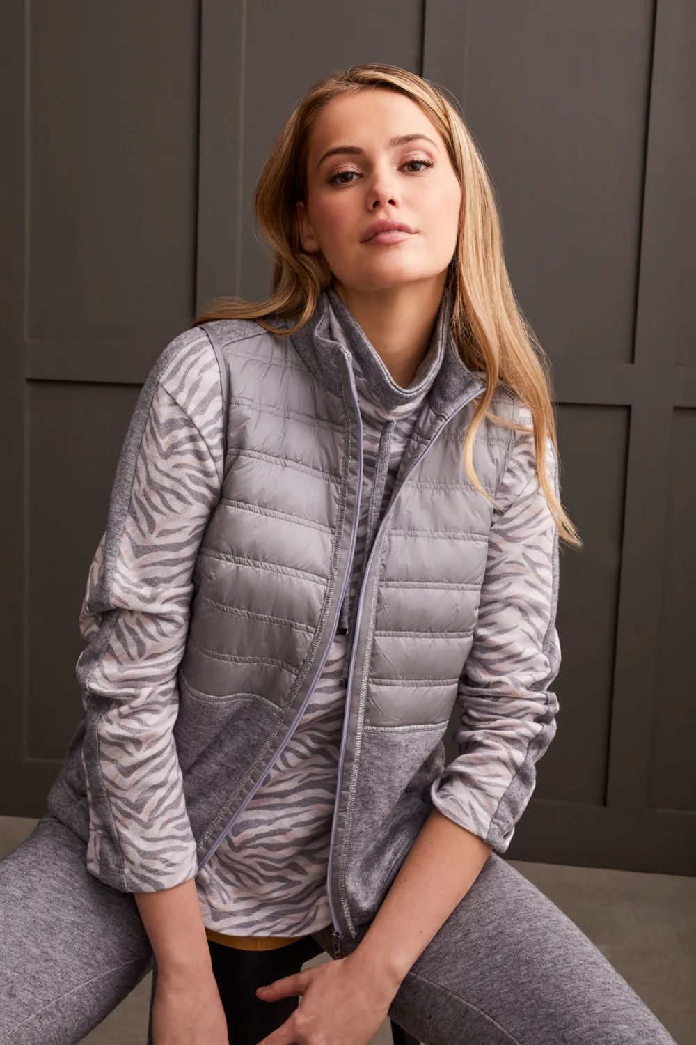 Metallic threaded zip vest , Color: Grey, Size: S