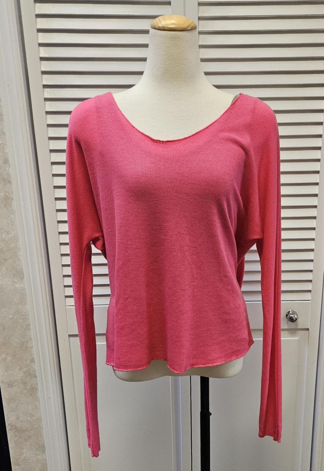 V-neck dolman long sleeve  top, Color: Strawberry, Size: S