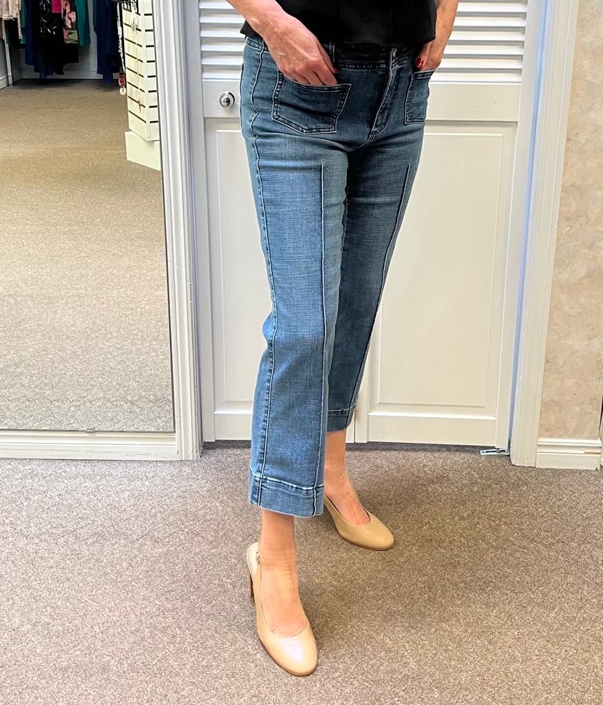 Wide leg crop jean , Color: Med. Wash, Size: 6