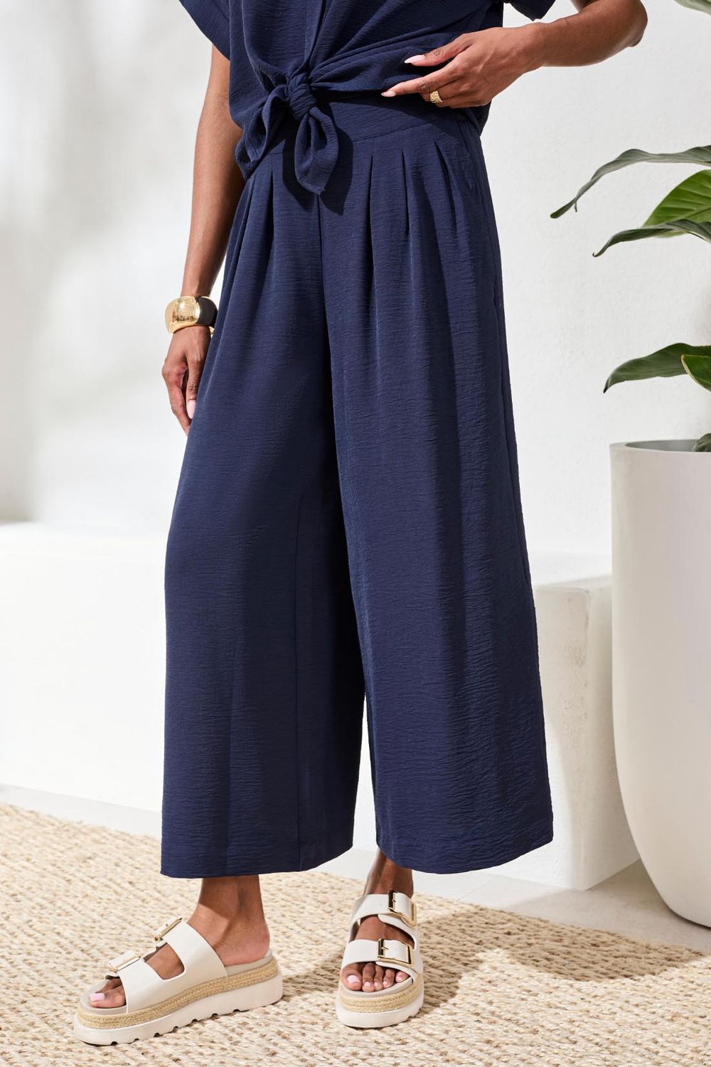 Flowy Crop Elastic WB pant , Color: Navy, Size: XS