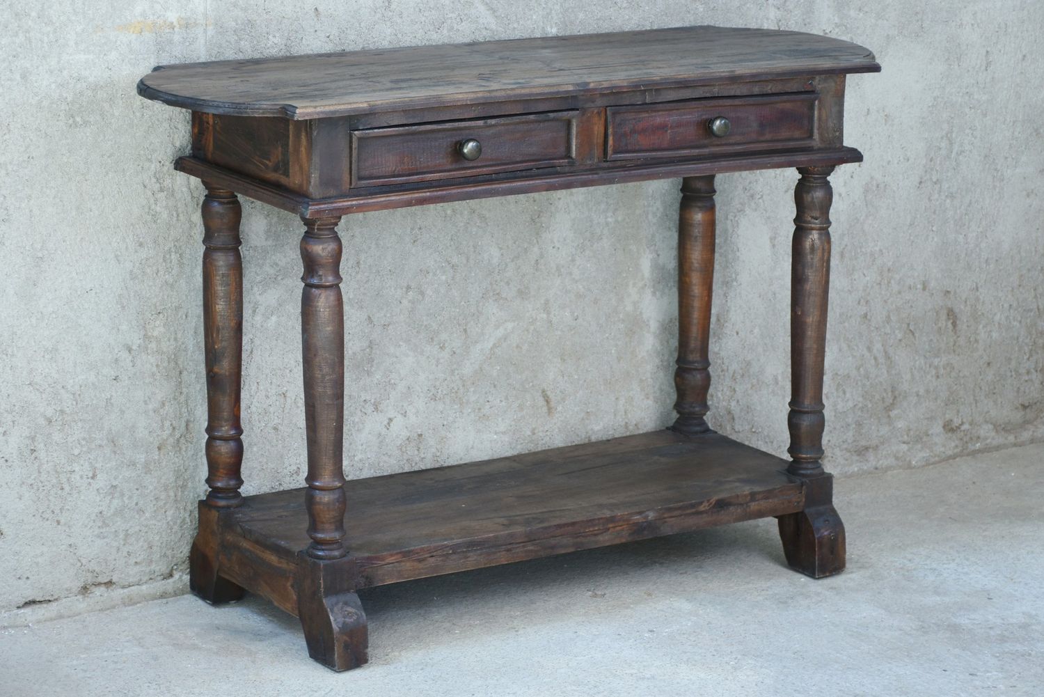 CONSOLE TABLE
