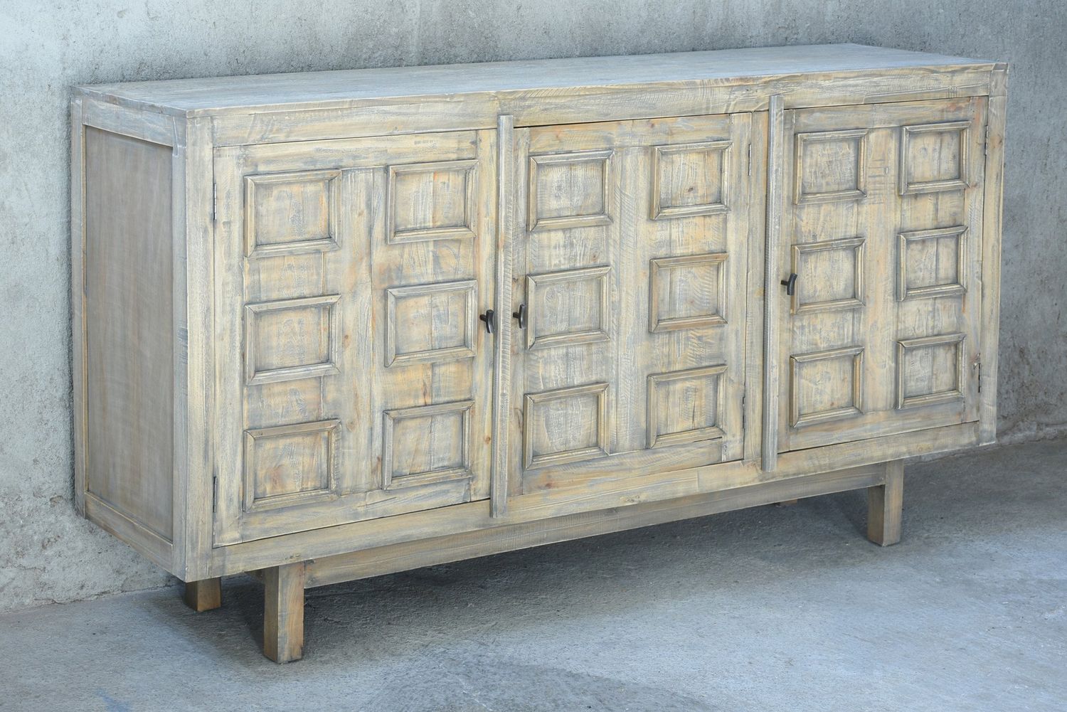 SIDEBOARD 