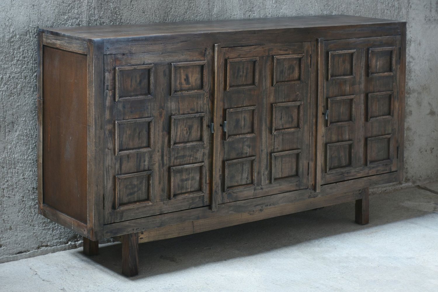 SIDEBOARD