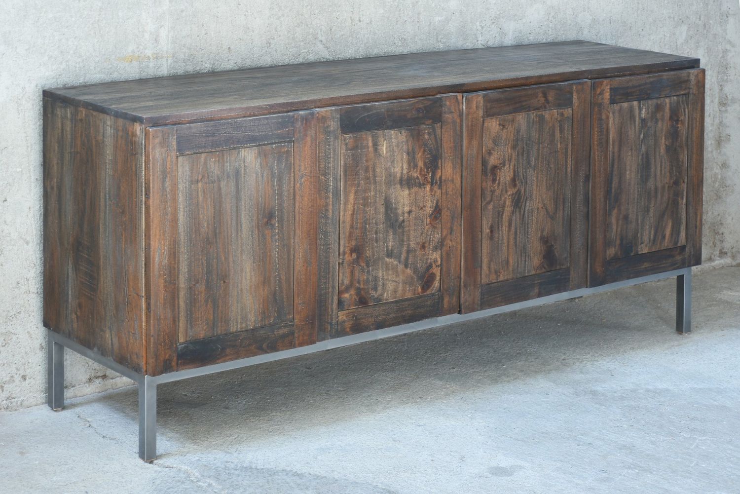 SIDEBOARD