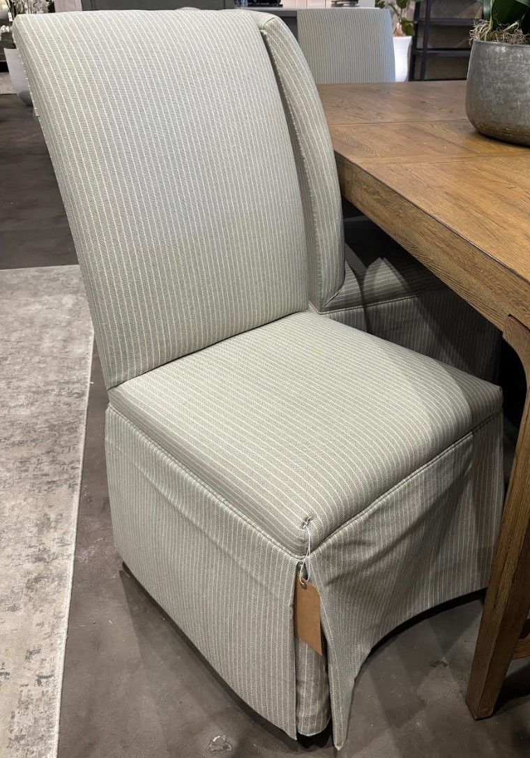DINING CHAIR