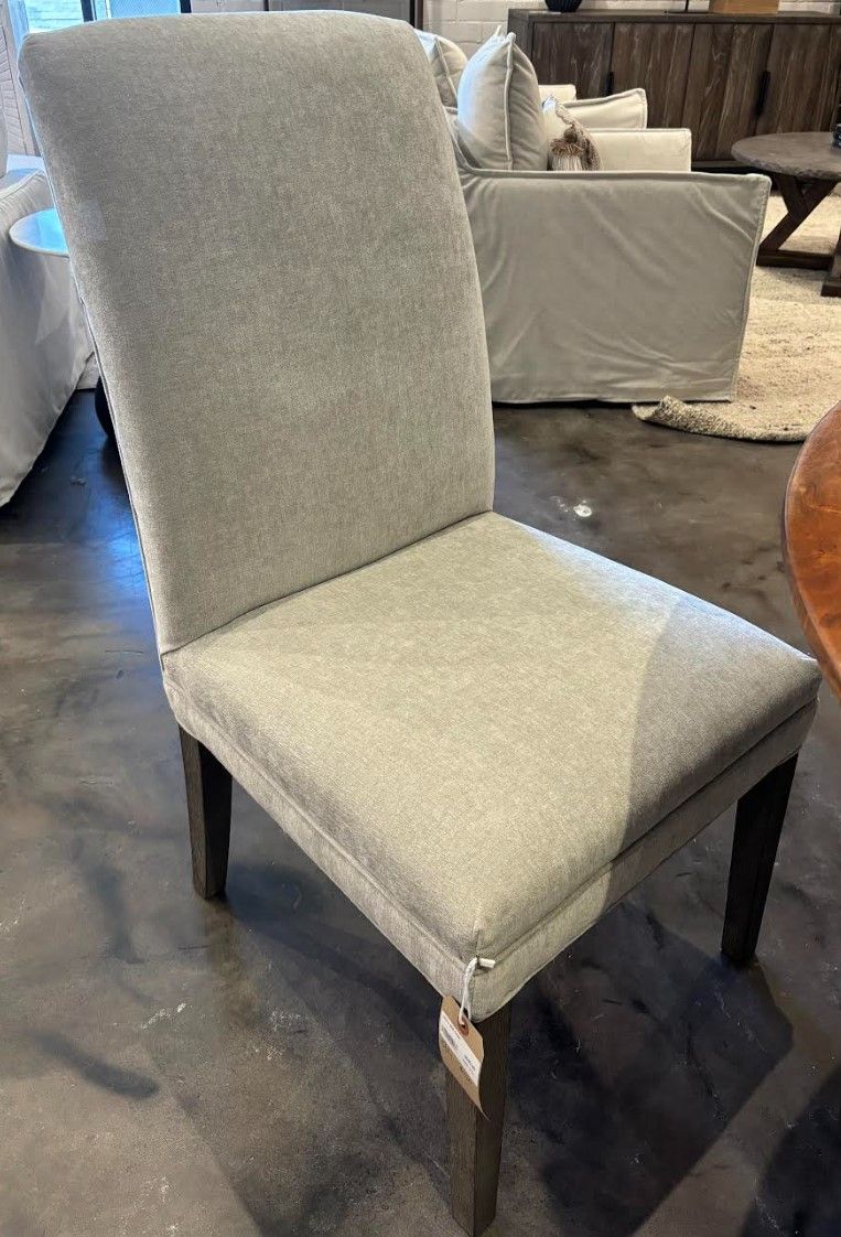 DINING CHAIR
