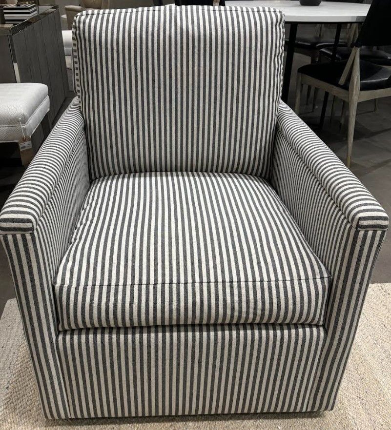 SWIVEL CHAIR