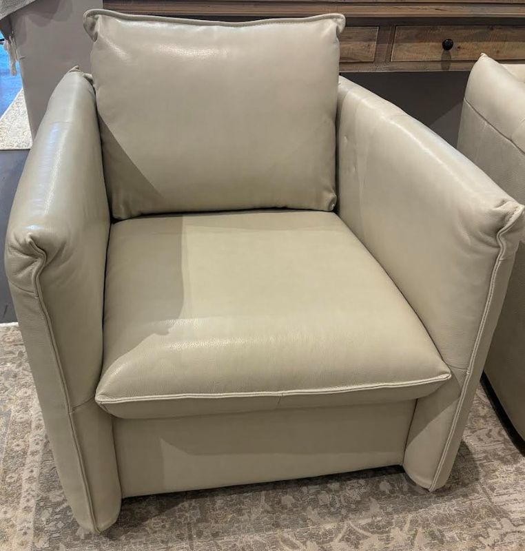 SWIVEL CHAIR