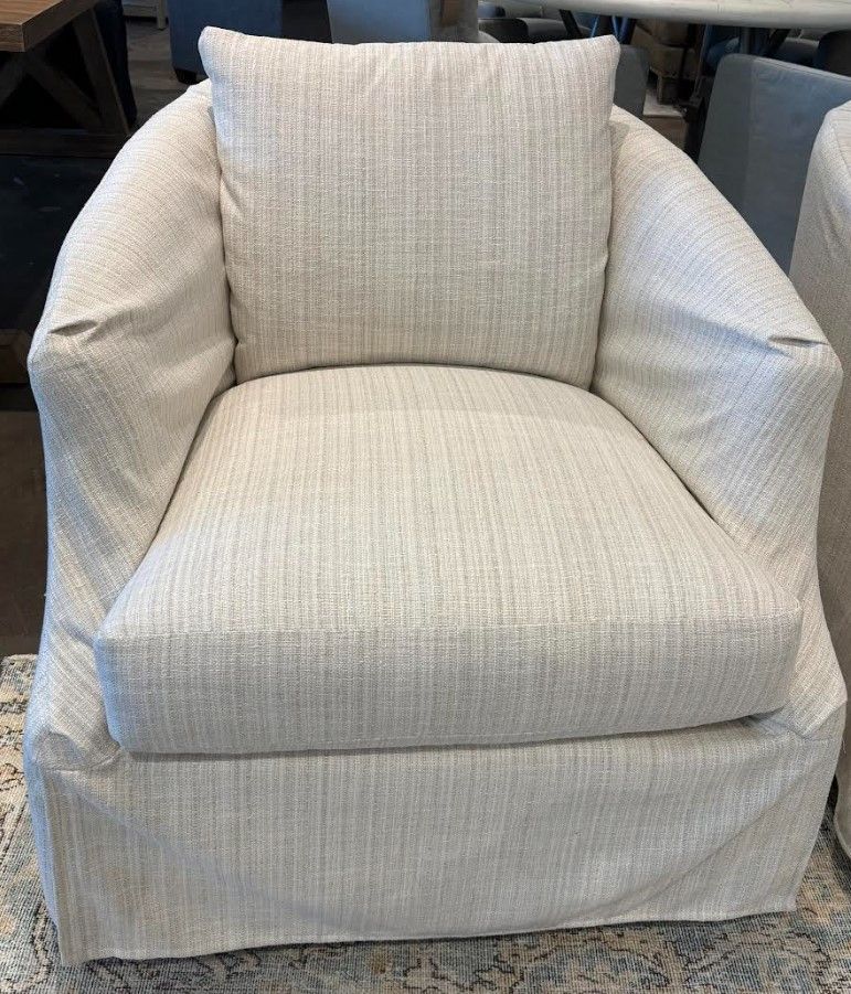 SWIVEL CHAIR