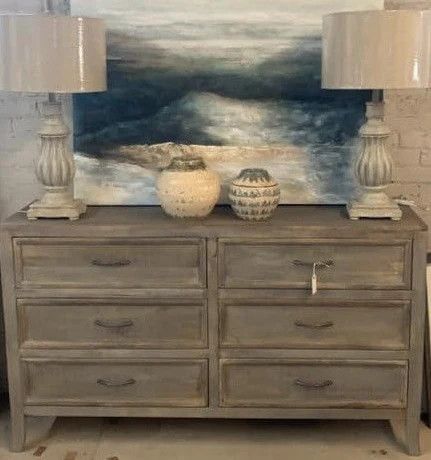 DRESSER