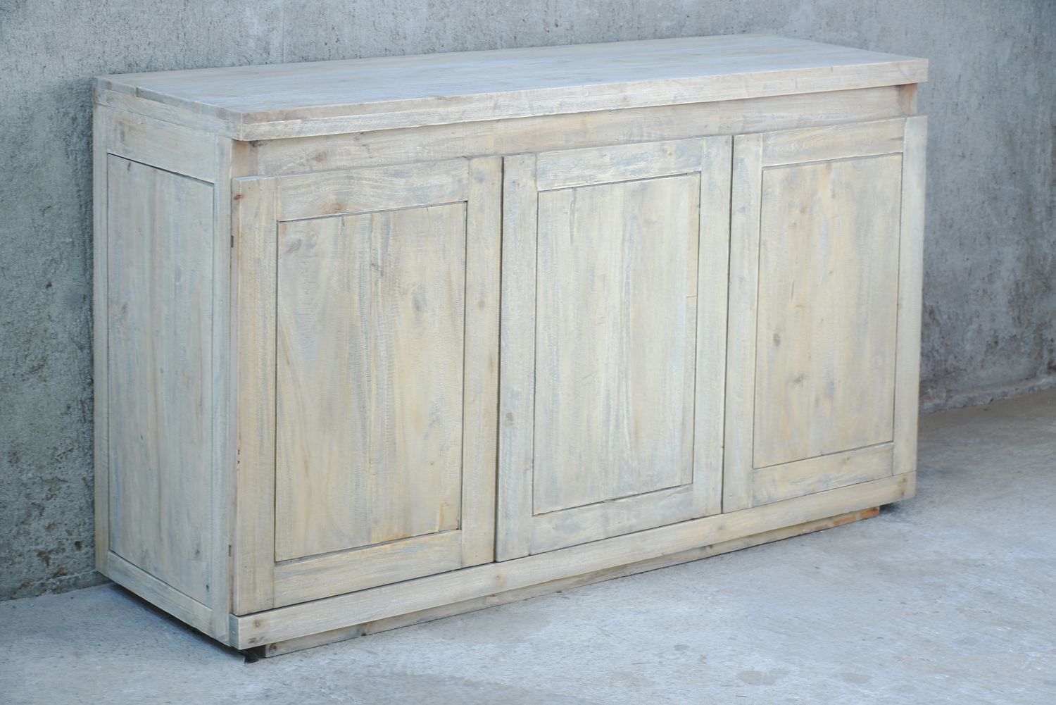 SIDEBOARD