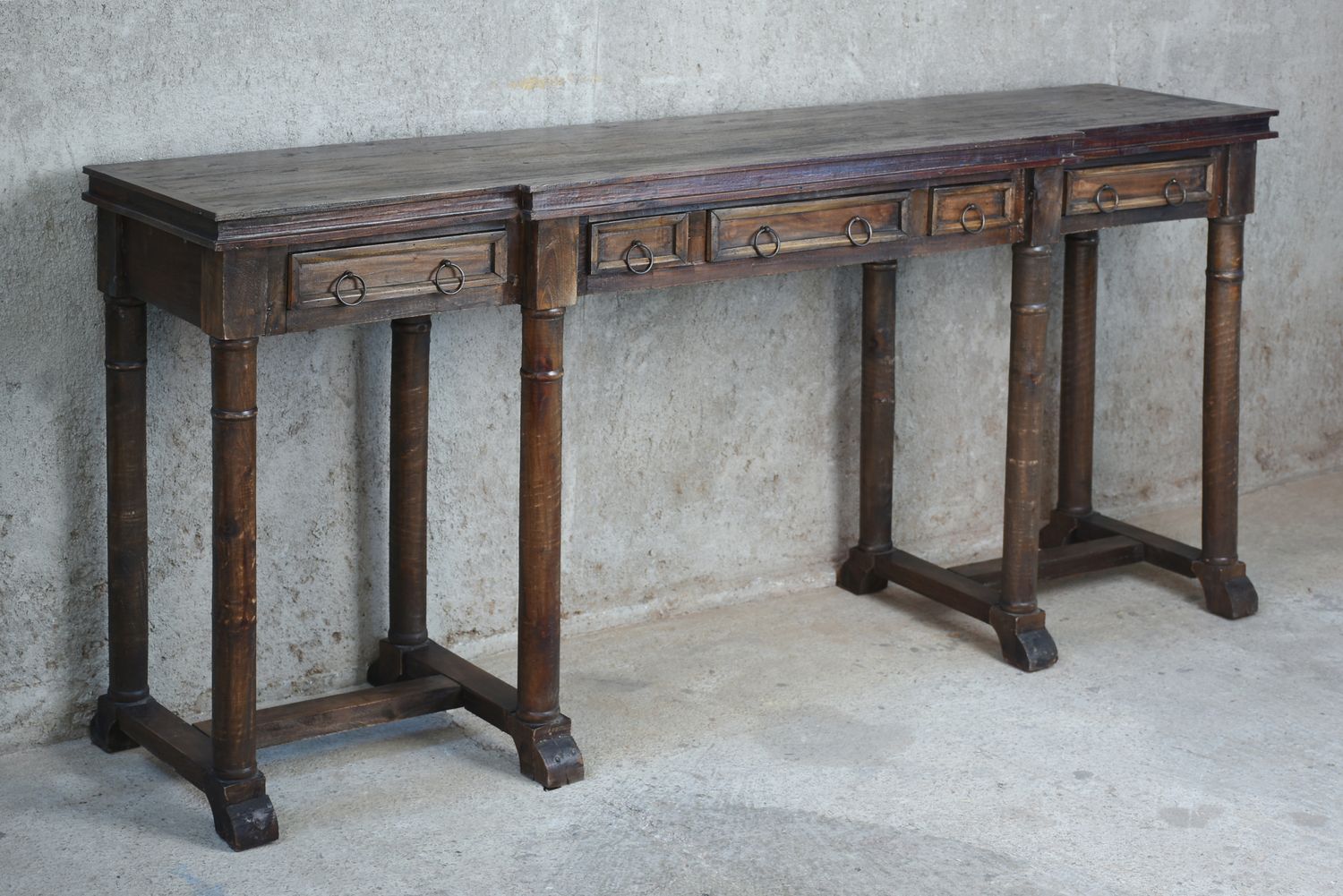 CONSOLE TABLE