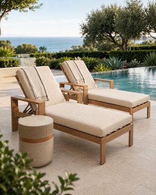 Outdoor Chaise &amp; Loungers