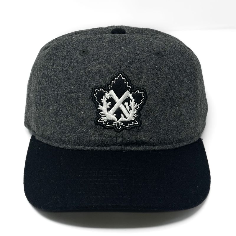 PUKKA CREST W/MAPLE LEAF HAT