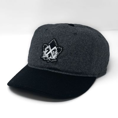 PUKKA CREST W/MAPLE LEAF HAT