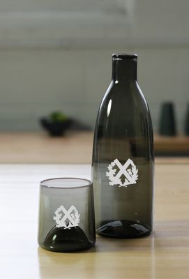 SAC GREY BLOWN GLASS CARAFE SET W/4 GLASSES
