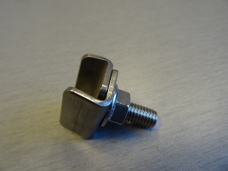 GUIDE RAIL COMPRESSION CLIP WITH M8 WHIZ NUT GUIDE RAIL COMPRESSION CLIP WITH M8 WHIZ NUT