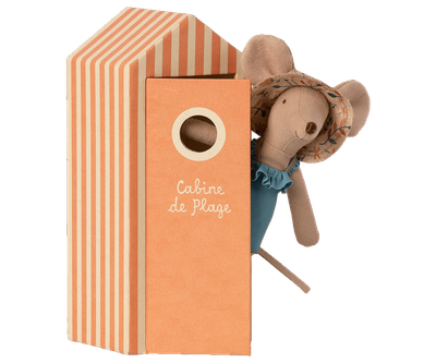 Beach muis mama in strandhut