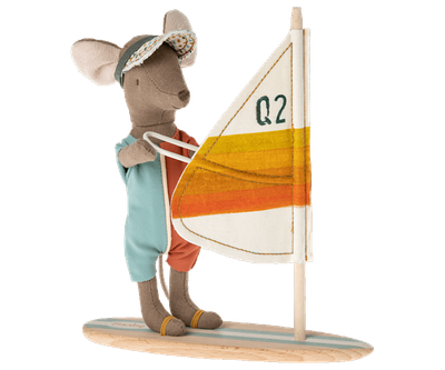 Beach muis surfer grote broer