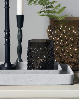 Theelichthouder Foam bruin, relief h 11cm dia 9cm