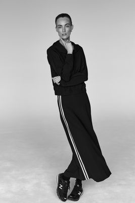 Anna Rok stripe