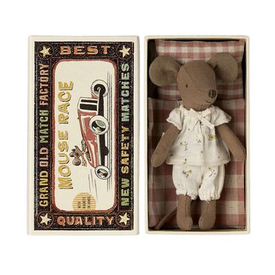 Grote zus in luciferdoosje (magnetische handjes)