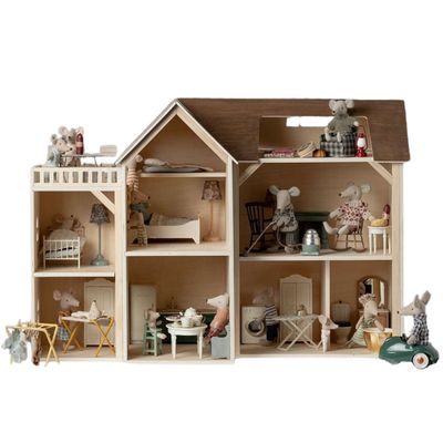 Mouse hole farmhouse