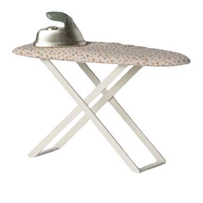 strijkplank en strijkijzer - muisjes