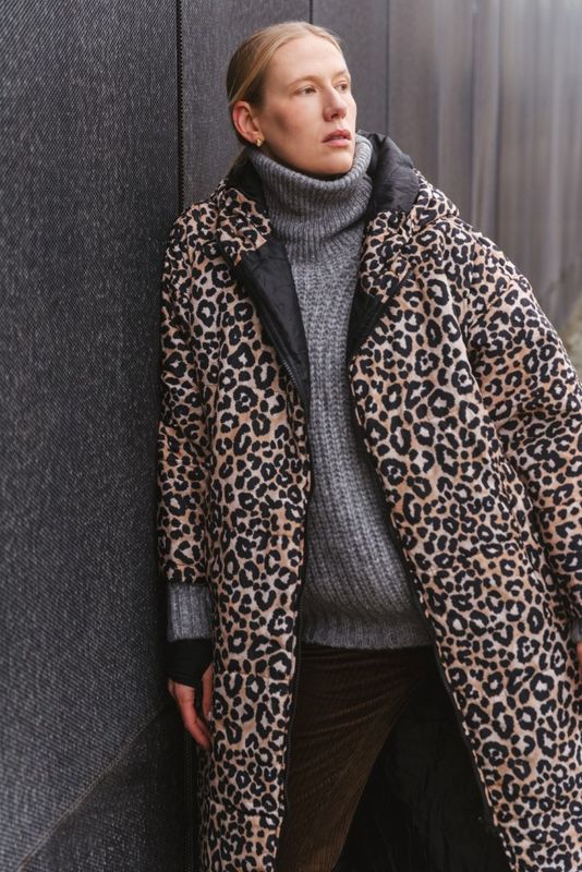 Sittingsuits - Snow Leopard