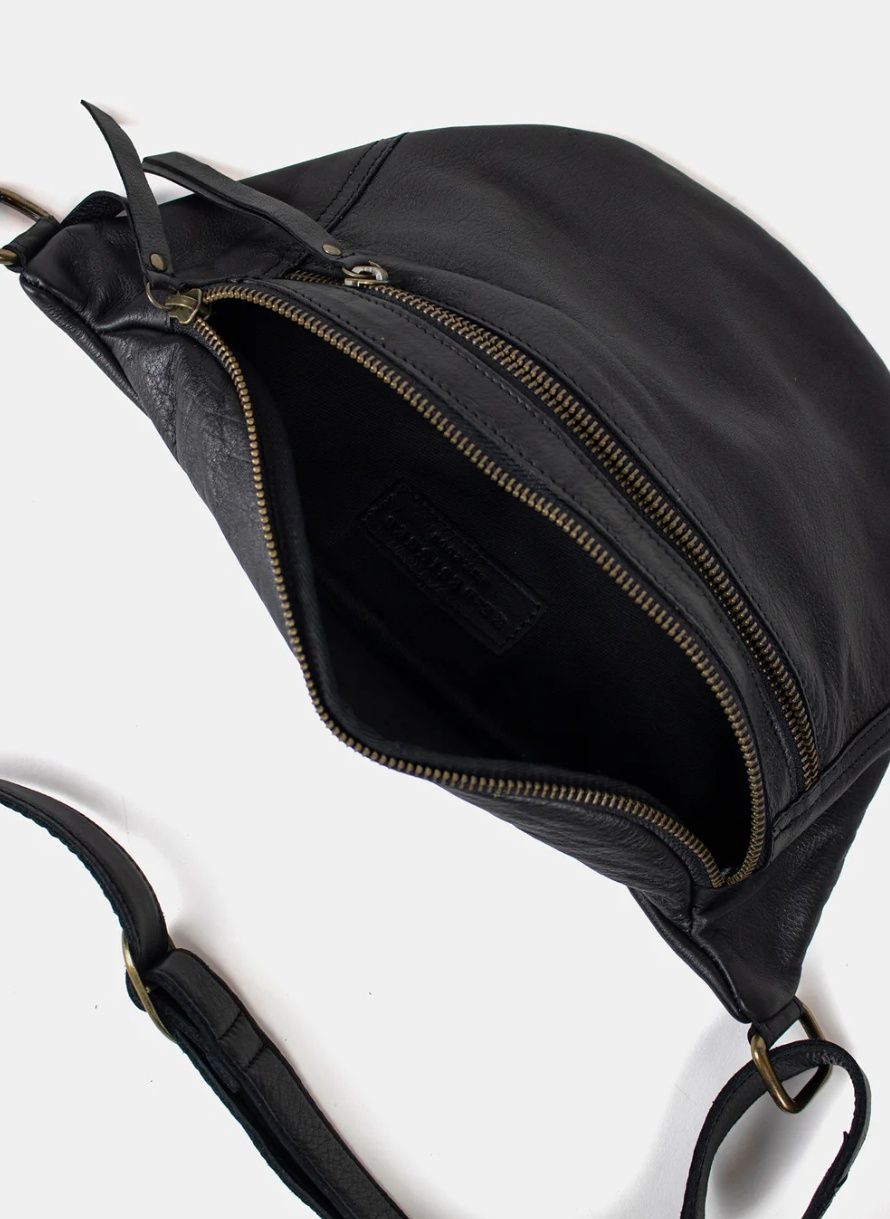 Faust Urban, Color: Black